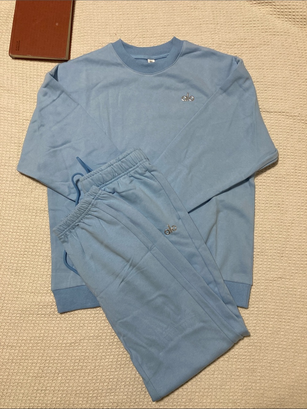 ALO Yoga Light Blue Crewneck Sweatshirt & Joggers Set